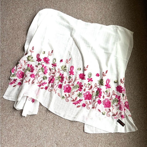 4 MATCHING SHAWLS - Picture 4 of 6